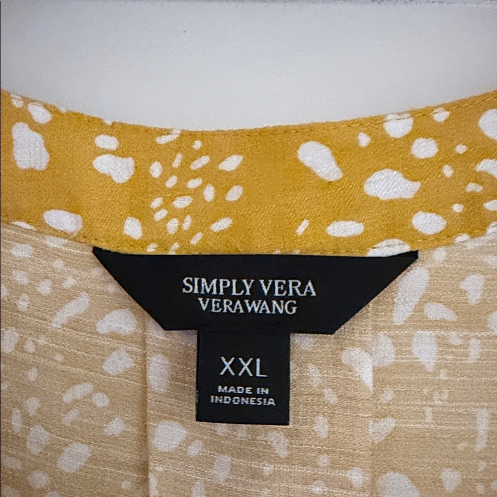 Simply Vera Vera Wang V-Neck Short Sleeve Tops - Picture 2 of 10